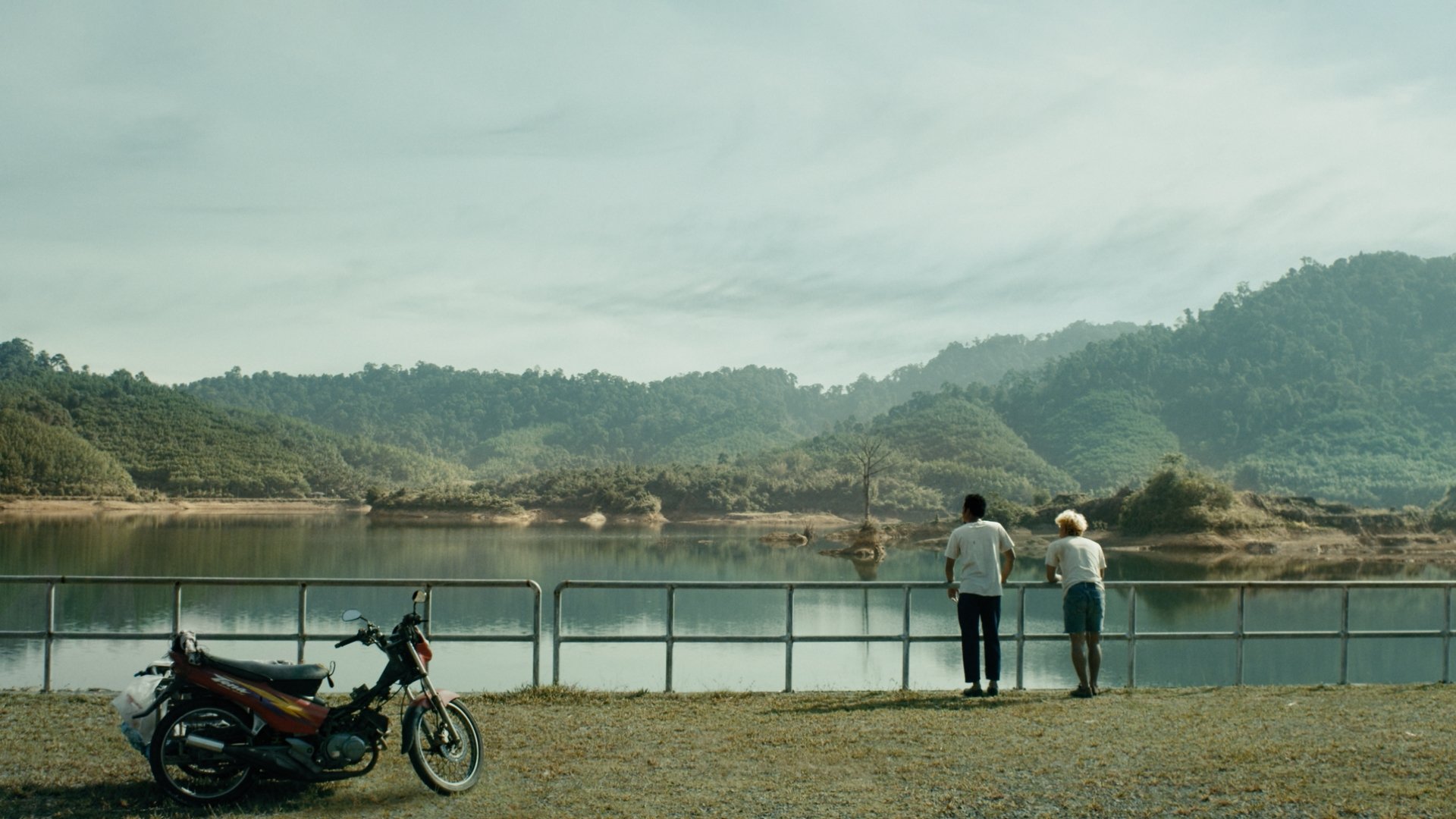 Movie Review & Spoil Manta Ray อารมณ์หลากหลาย